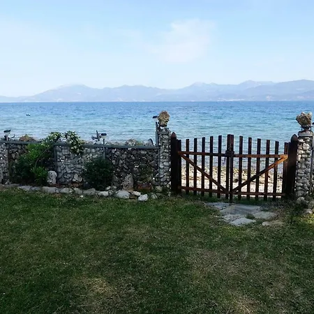 3-zimmer-villa-apartment Am Strand Mit Meerblick Appartement Lampiri (Peloponnese)