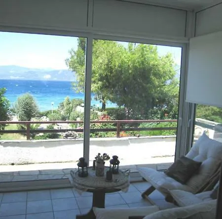 3-zimmer-villa-apartment Am Strand Mit Meerblick * Lampiri (Peloponnese)
